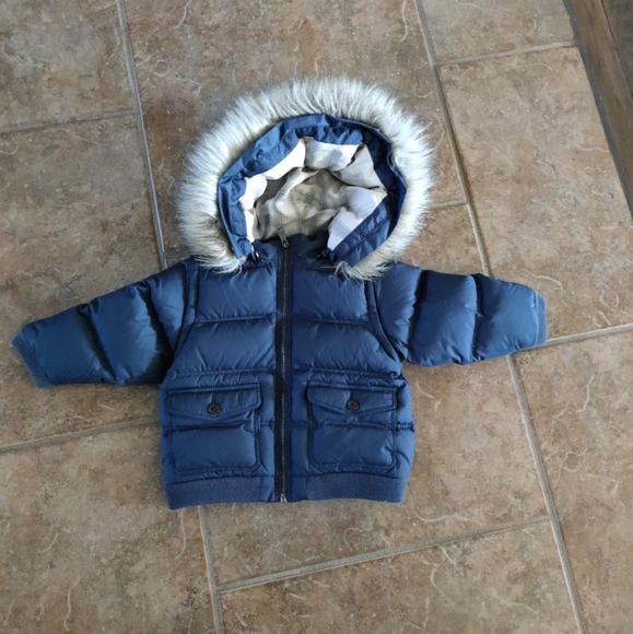 Burberry navy jacket 12-18months. Like new.